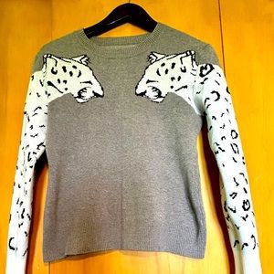 Amazing women’s size small snow leopard sweater